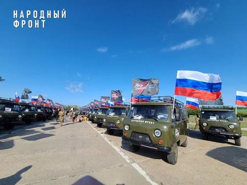 К 9 Мая Народный фронт передал участникам СВО автомобили, приобретенные Минпромторгом России