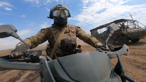 Дорога ярости: морпехи на байках захватывают укрепрайоны нацистов